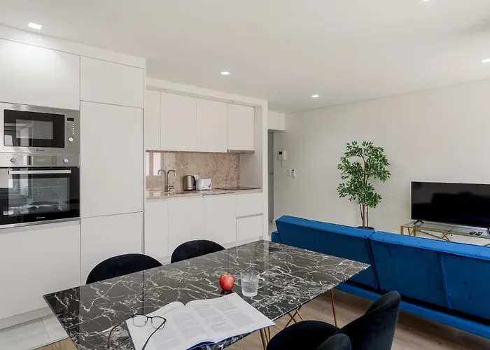 The Hideaway, 2 Bed Urban Terrace *